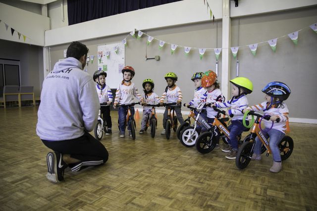 Balance bike with discount stabilisers