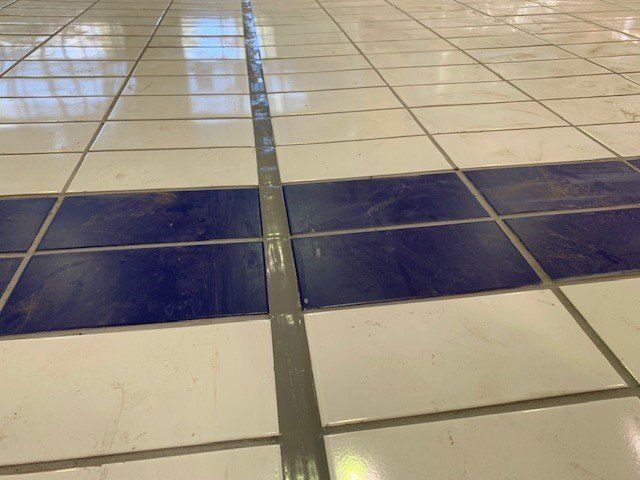 Sealant Applied On The Floor Of The Pool — South East, QLD — Seamless Silicone