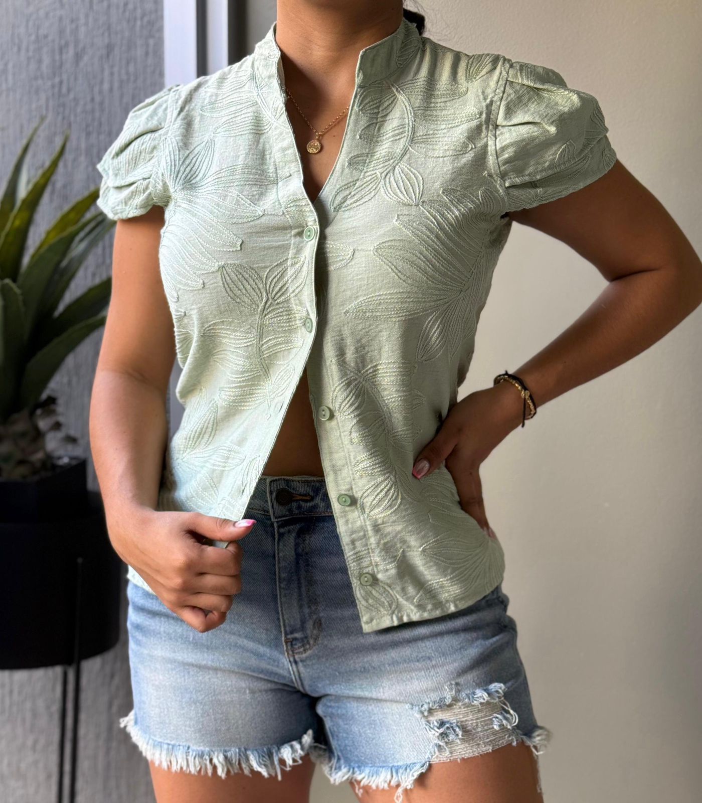 Camisera Texturizada en Lino y Cuello Nerú