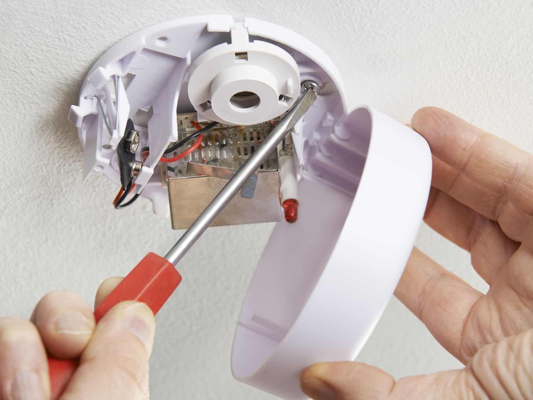 Installing fire alarm service