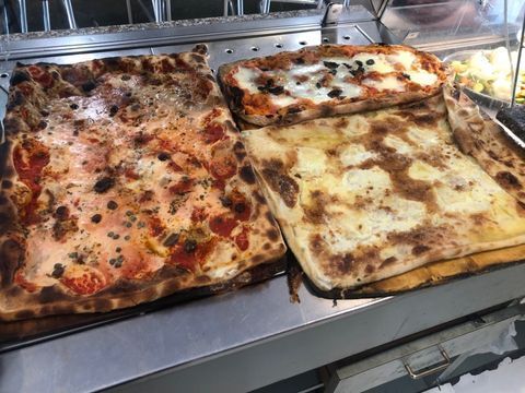 focaccia la formaggio e pizzata