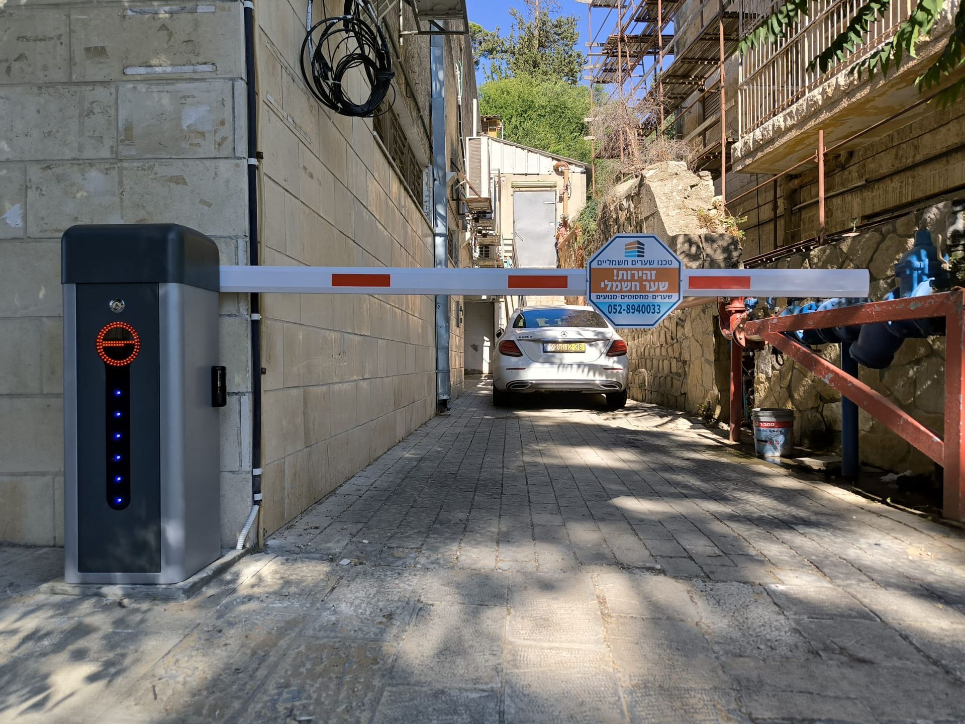 מחסום זרוע חשמלי