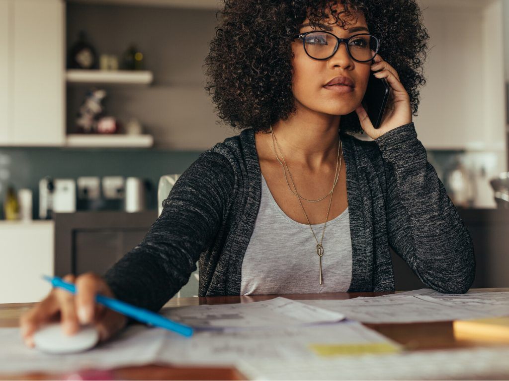Woman working and learning english