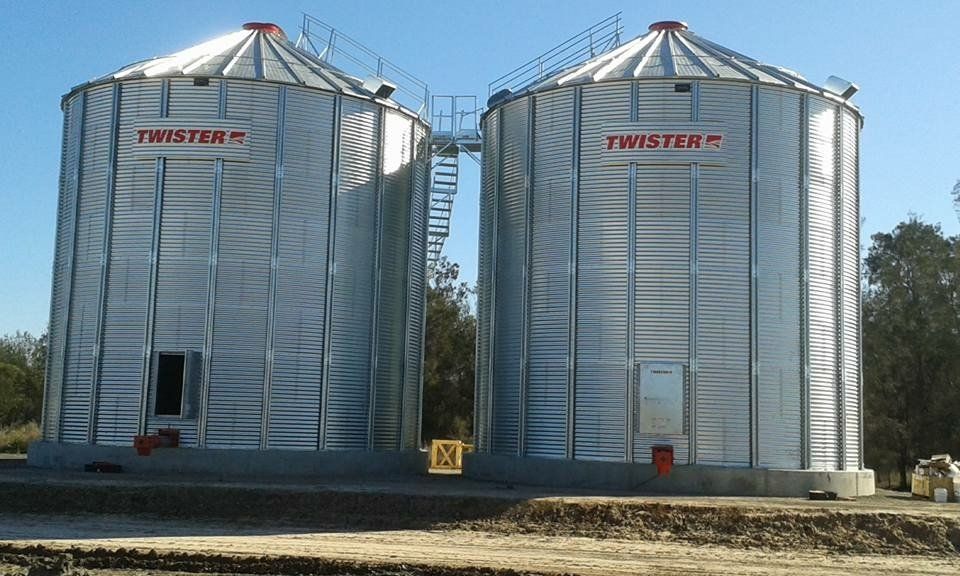Twister flat bottom grain bins are available in sizes from 15'  to 48' diameter, capable of storing up to 684,240 bushels. Twister packages come complete with full floor aeration, u-trough unload system, concrete form and roof vents. Twister has a great quality bin at an affordable price.