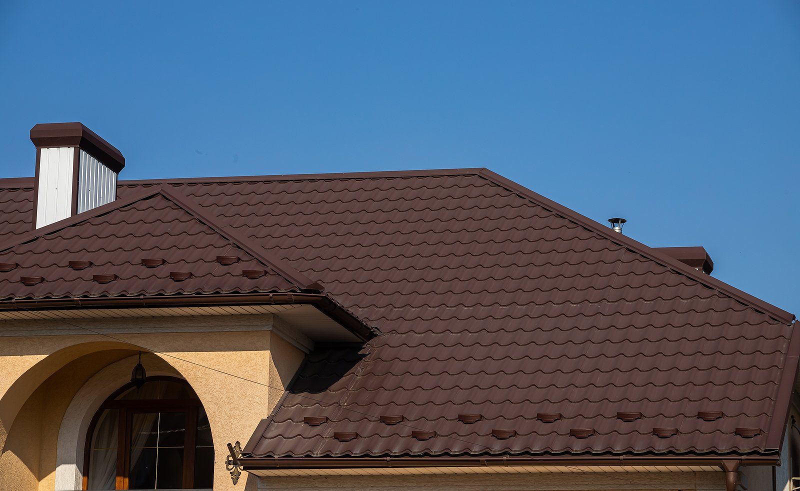 Metal, Shingle, and Tile Roof Repair in Kissimmee, FL