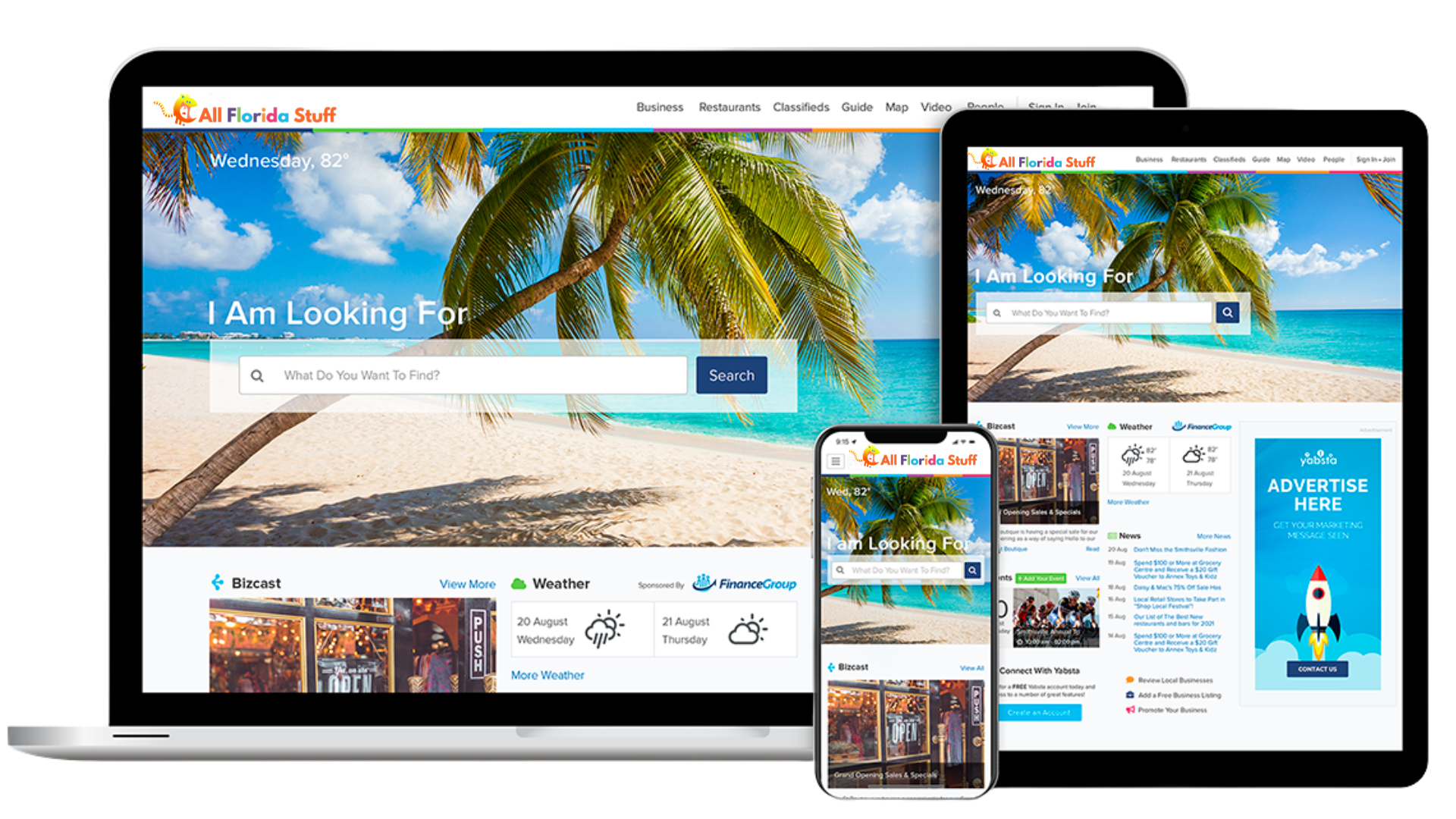 A hand is holding a magnifying glass that says `` online marketing ''.