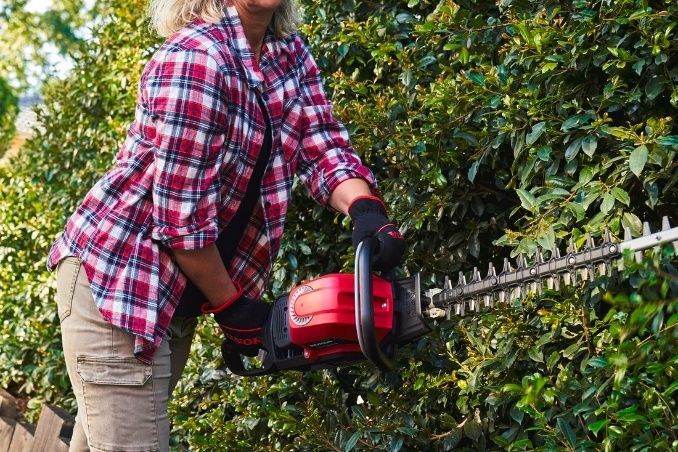 HHH36AXB Commercial Hedge trimmer — Terrace Mowers in Raymond Terrace, NSW