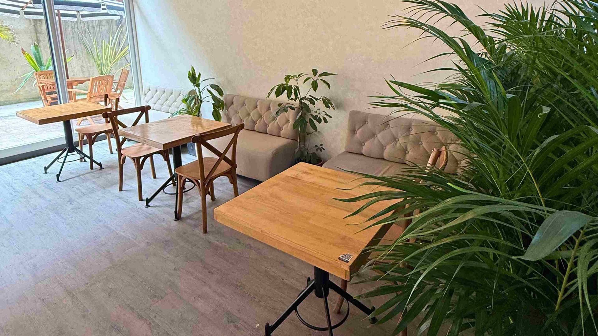 Zona común en Nova Iorque Bogotá, espacio para trabajo y descanso cerca del Parque de la 93.