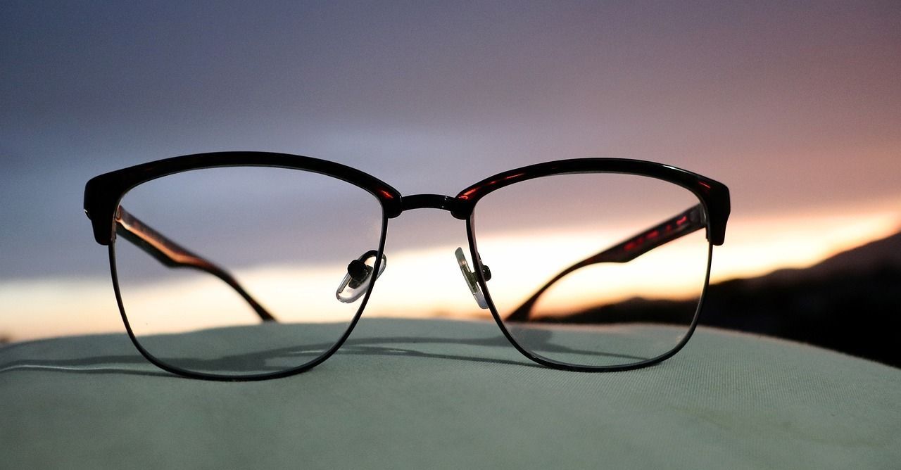 THE TRUTH ABOUT EYESIGHT AND WEARING GLASSES: DEBUNKING COMMON MYTHS