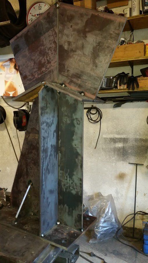 Carpenteria metallica 4