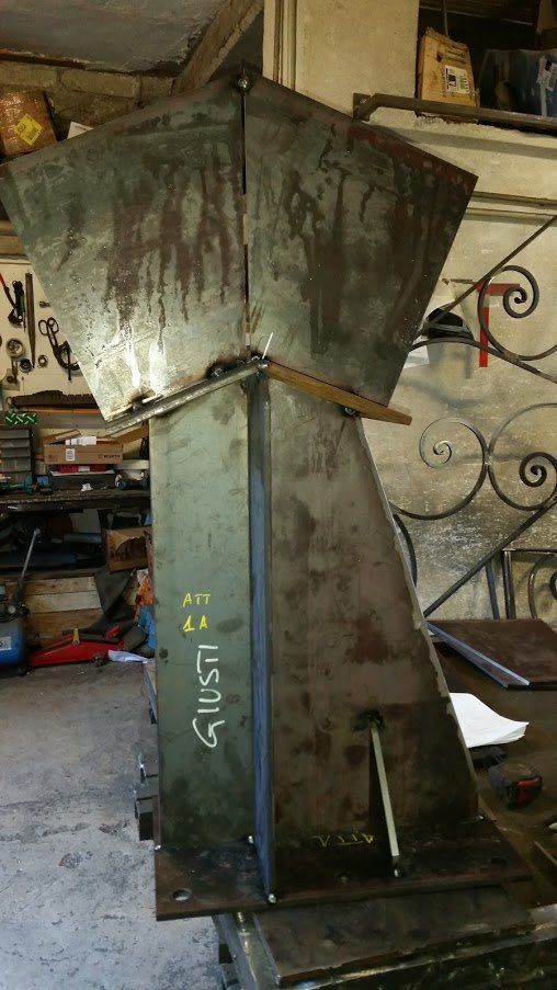 Carpenteria metallica 2