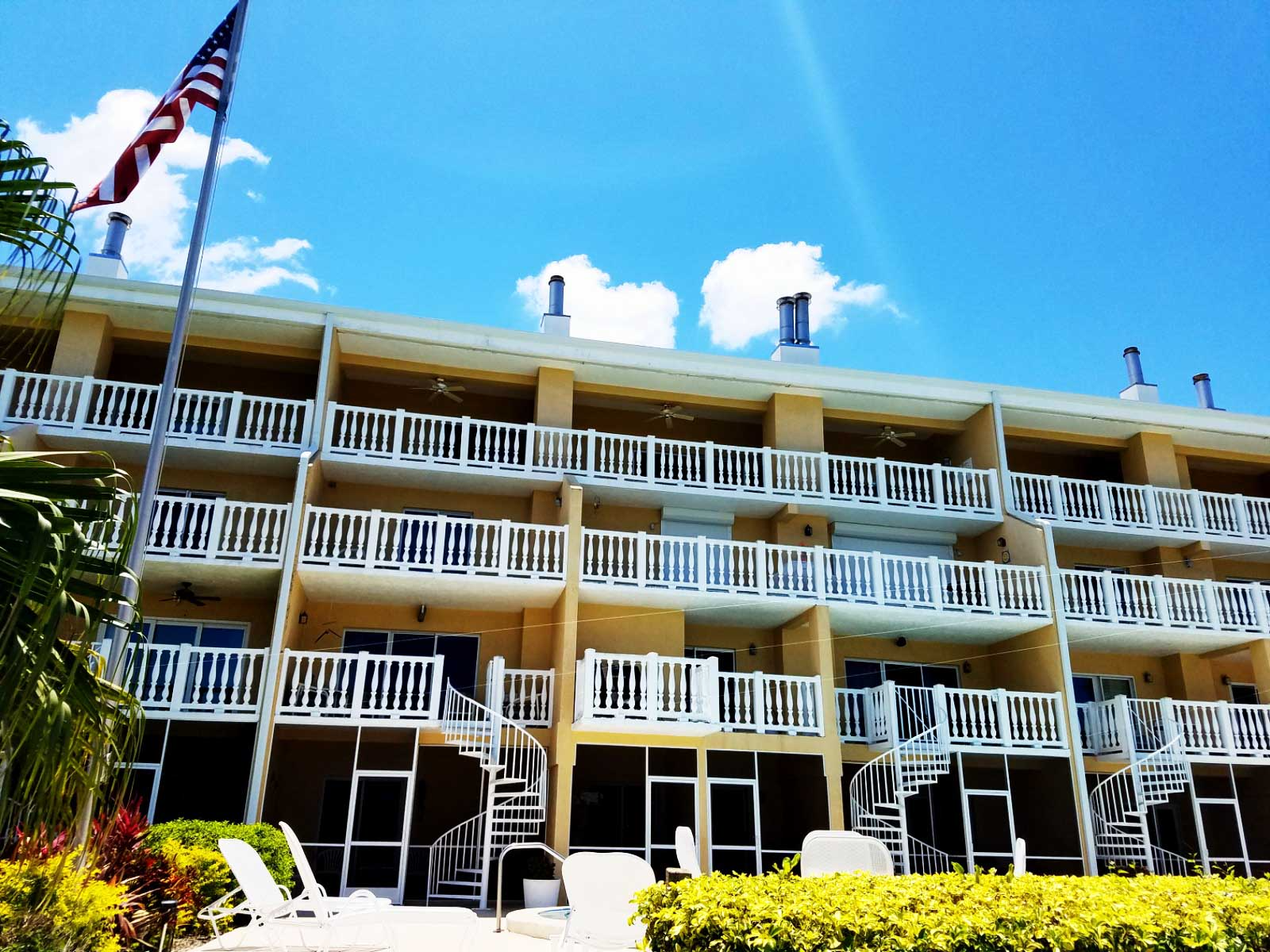 Exterior of HOA Community in Tierra Verde, FL