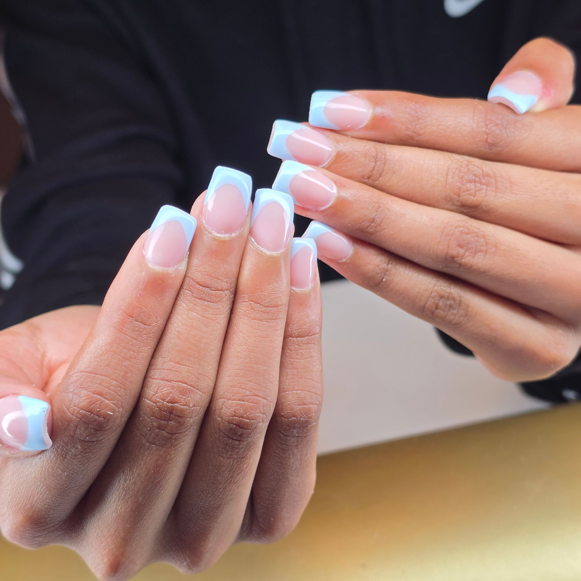 polygel acrygel daarna een French getekend met babyblauw gellak na foto