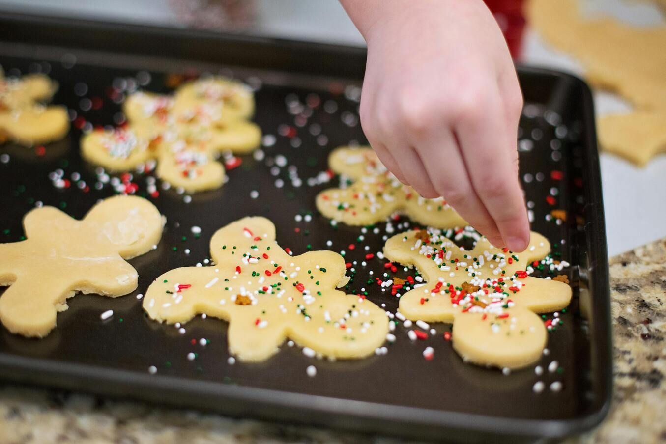 christmas baking of ginger bread man