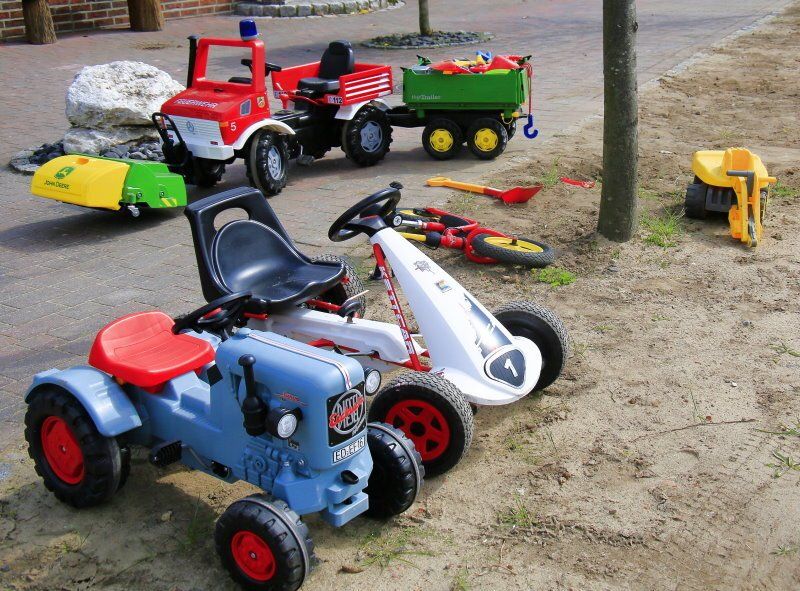 Großer Fuhrpark in Bliedersdorf-Postmoor