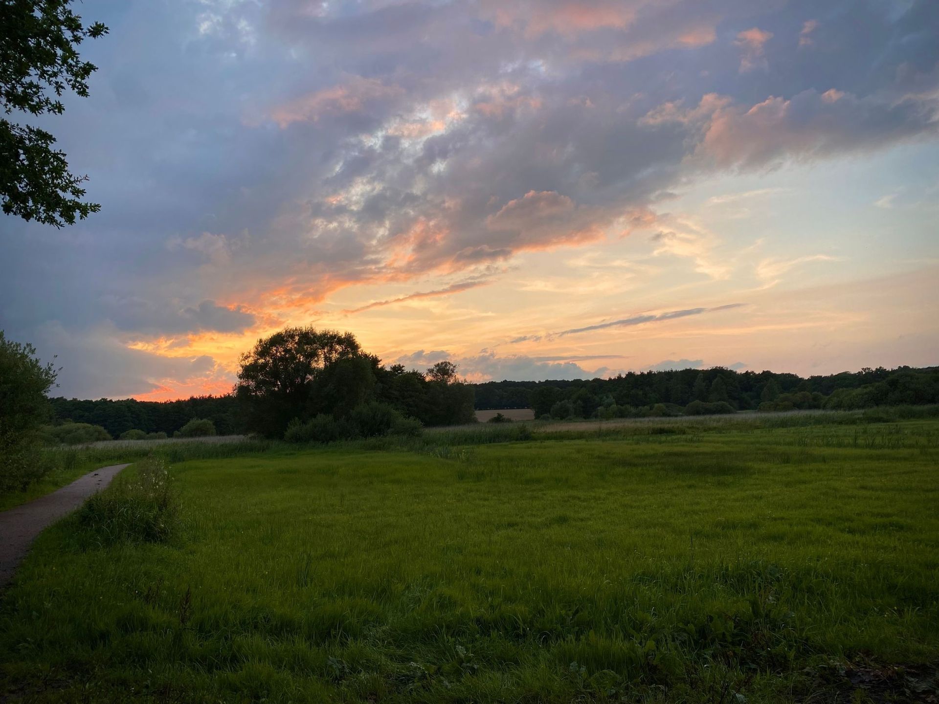 Sonnenuntergang im Auetal II am Daudiecker Weg in Bliedersdorf