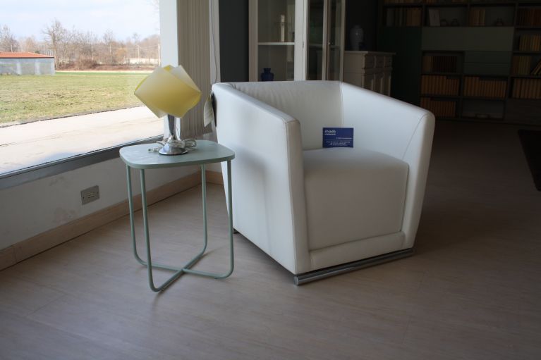 poltrona in pelle bianca