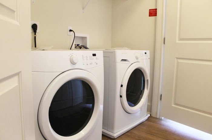 Barnbeck Washer/Dryer | 2 BR