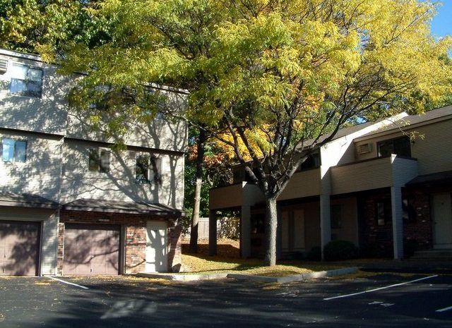 Spring Ridge Condos Exterior