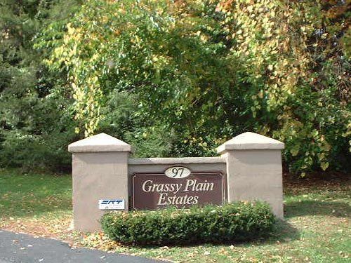 Grassy Plain Estates Sign