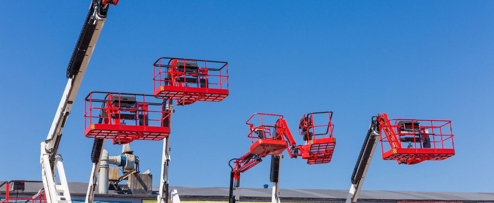 NOLEGGIO AUTOGRU E PIATTAFORME AEREE