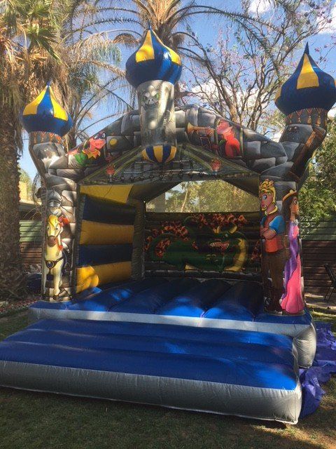 Inflatable bouncy house