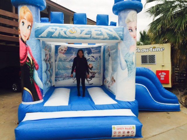 Inflatable bouncy house