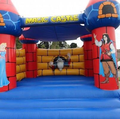Inflatable bouncy house
