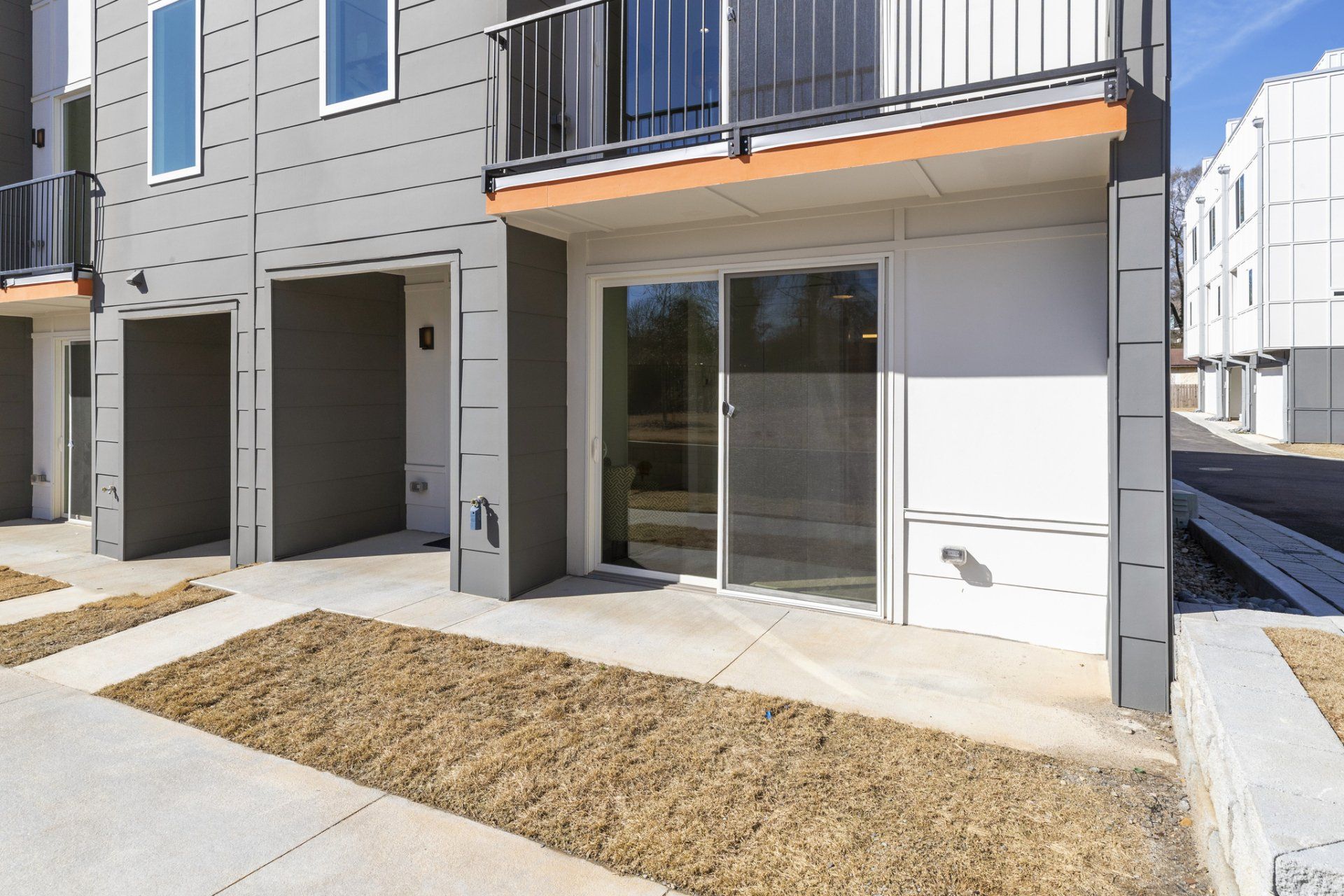 Photograph-Moderns-Exterior