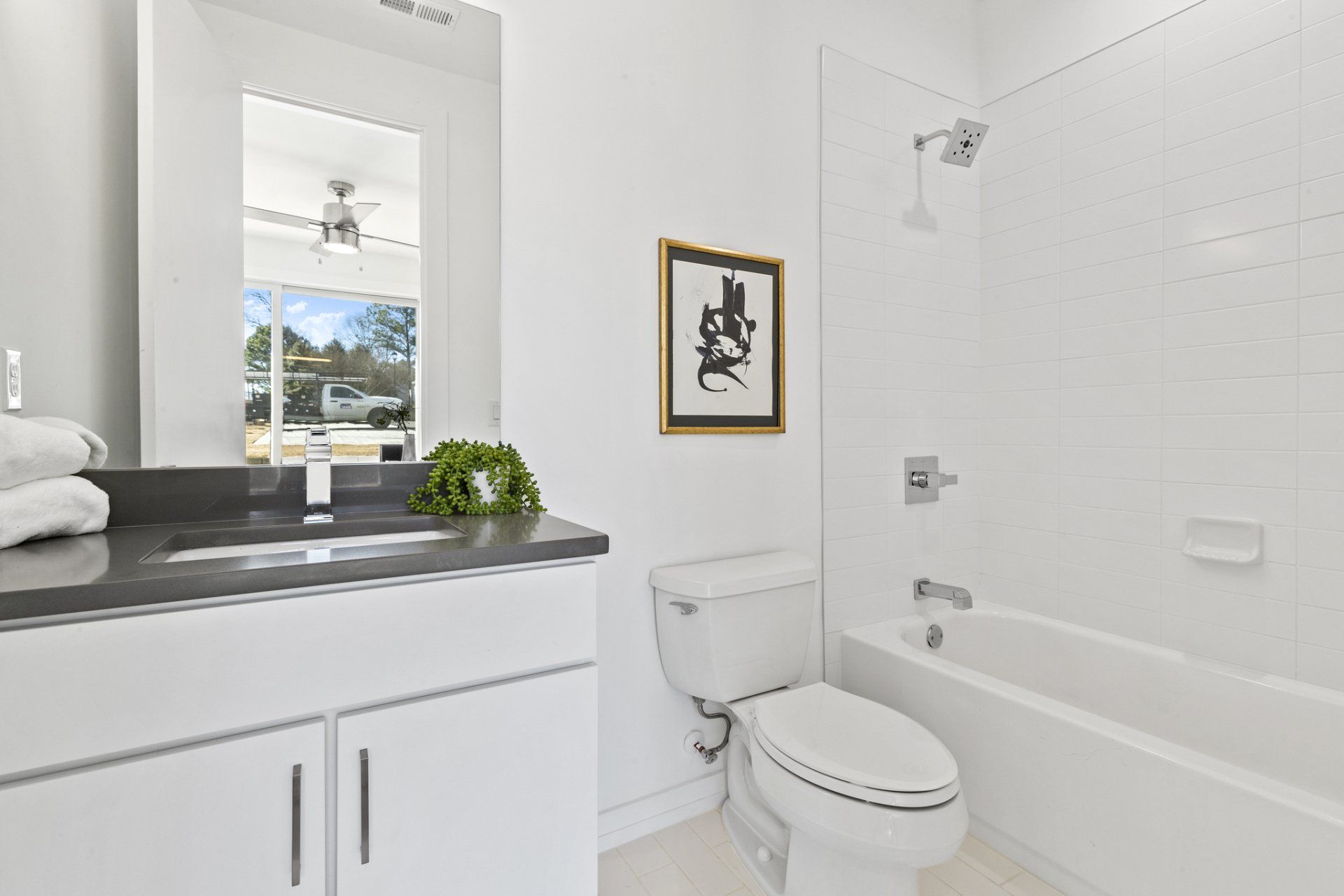 Photograph-Moderns-Bathroom