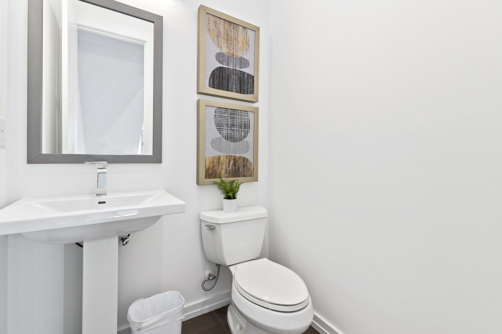 Photograph-Moderns-Powderroom