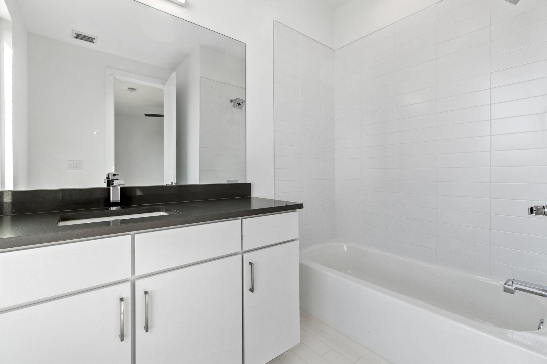 Photograph-Moderns-Bathroom