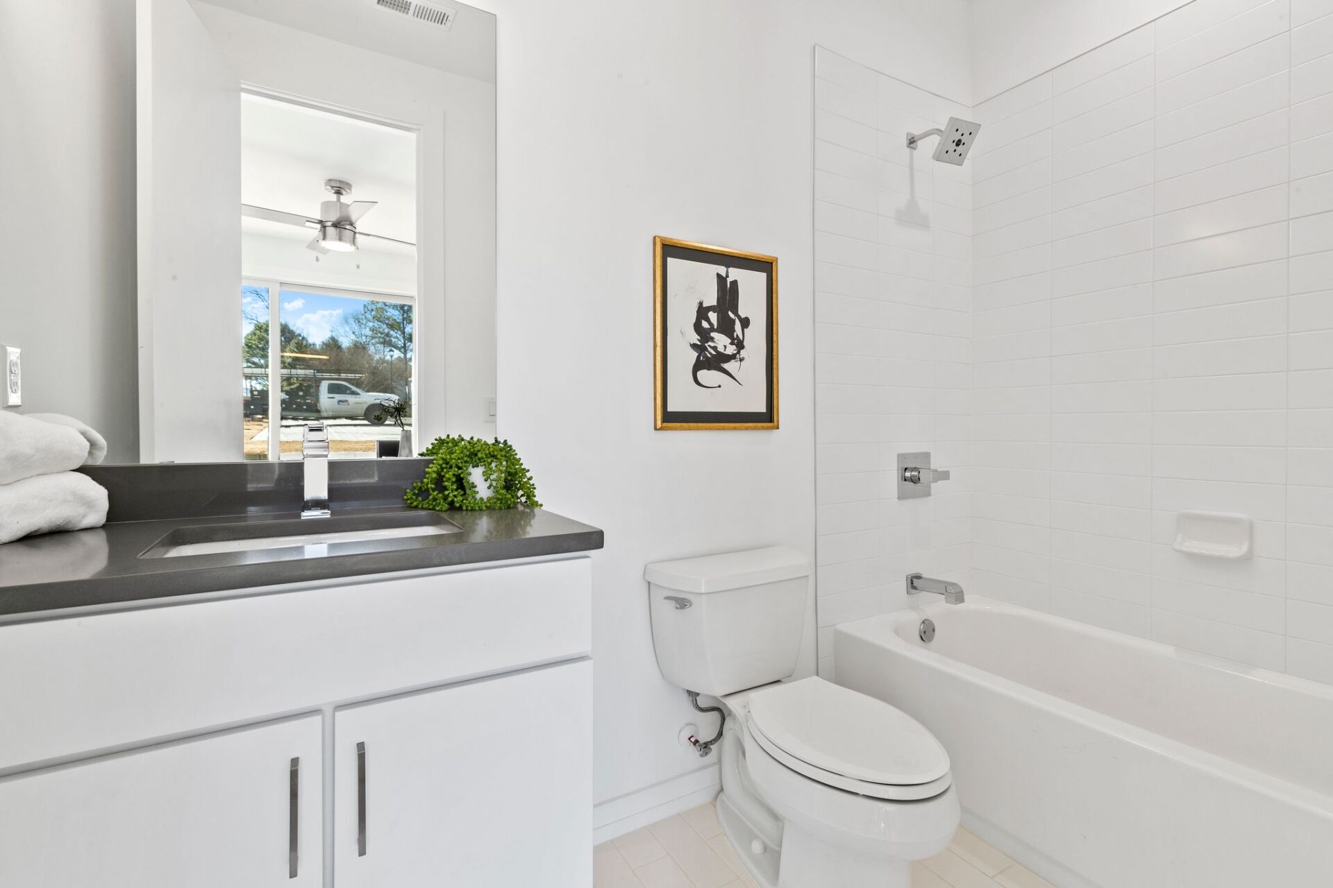 Bathroom | Deluxeton Homes | Dunwoody, GA 30346