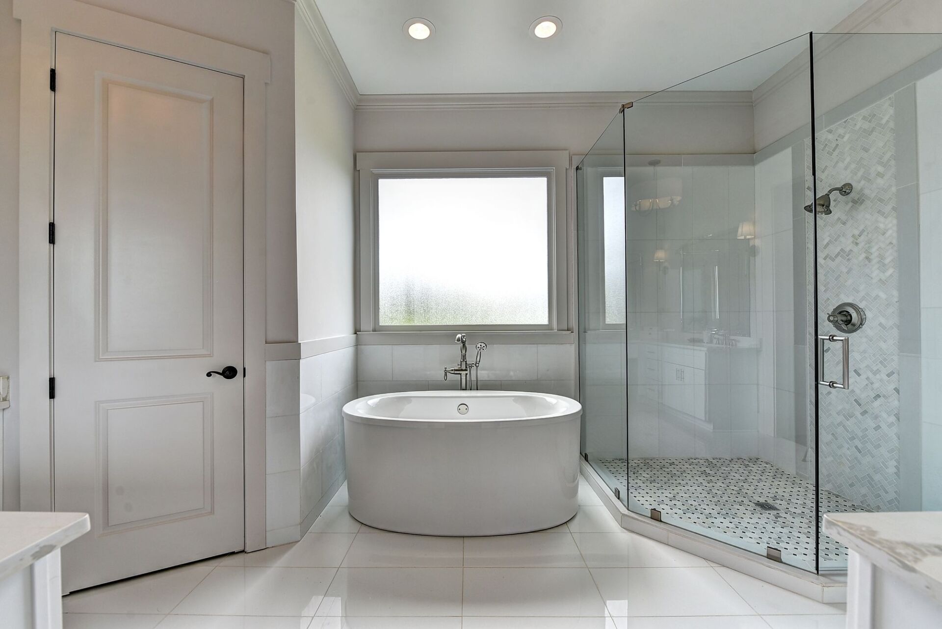 Bathtub | Deluxeton Homes | Dunwoody, GA 30346