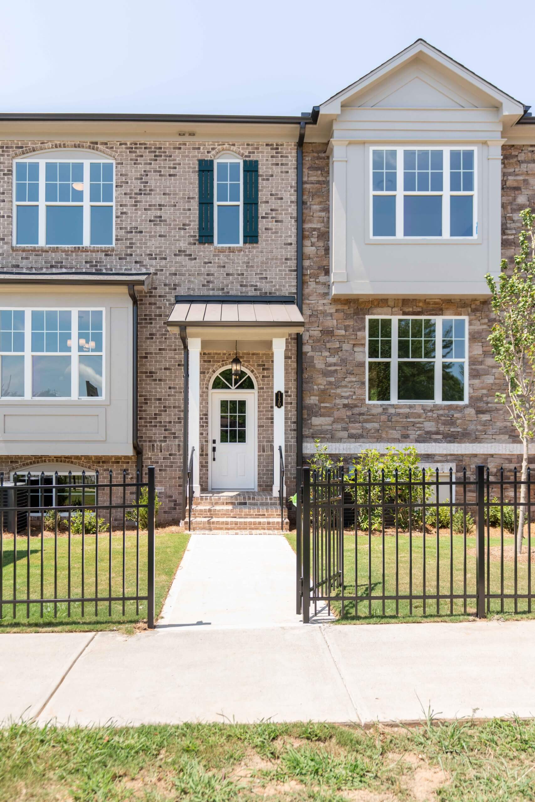 Photograph-Wooland Pointe-Exterior