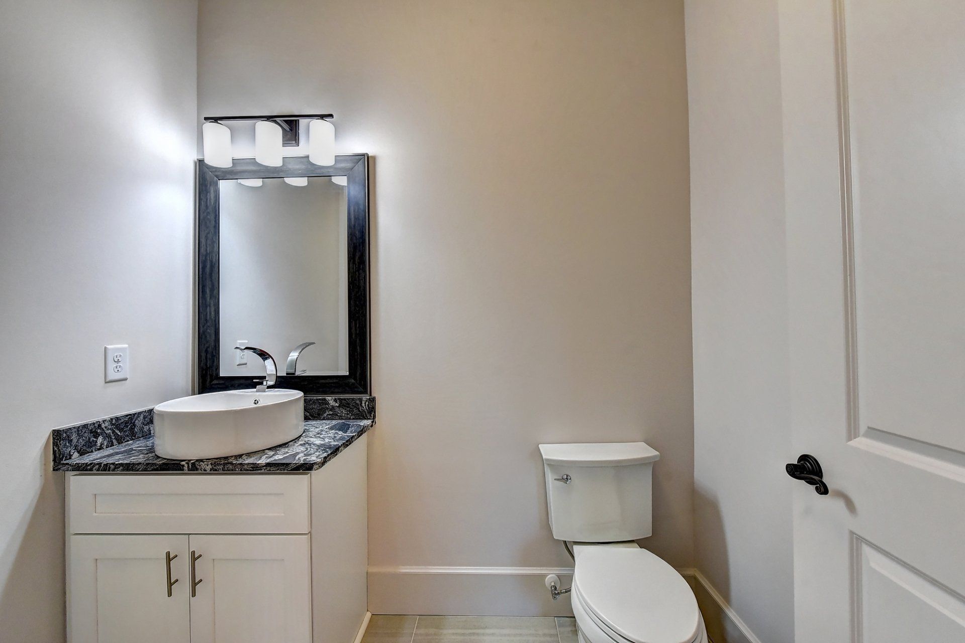 Photograph-Ebenezer pond-bathroom