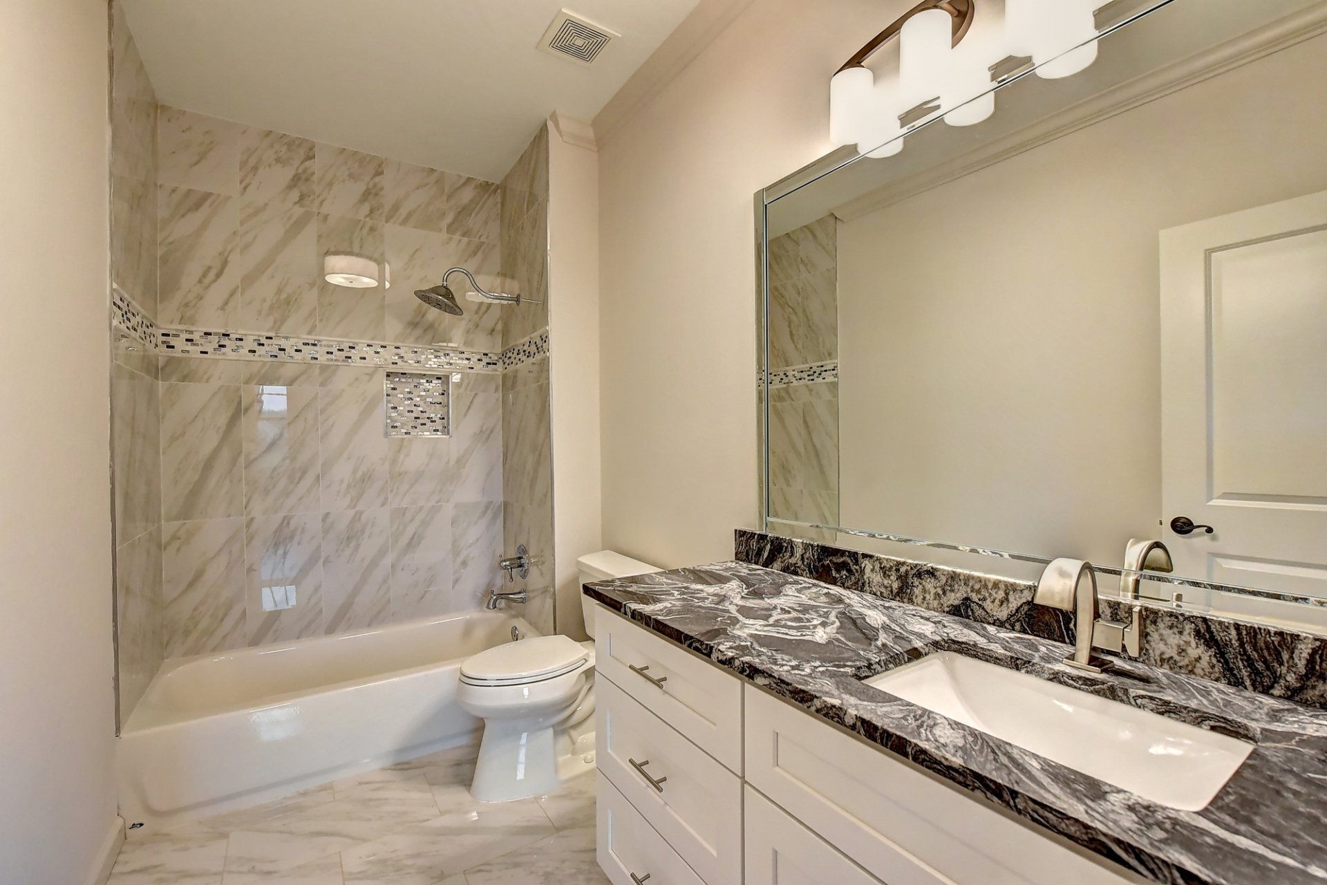 Photograph-Moderns-Bathroom