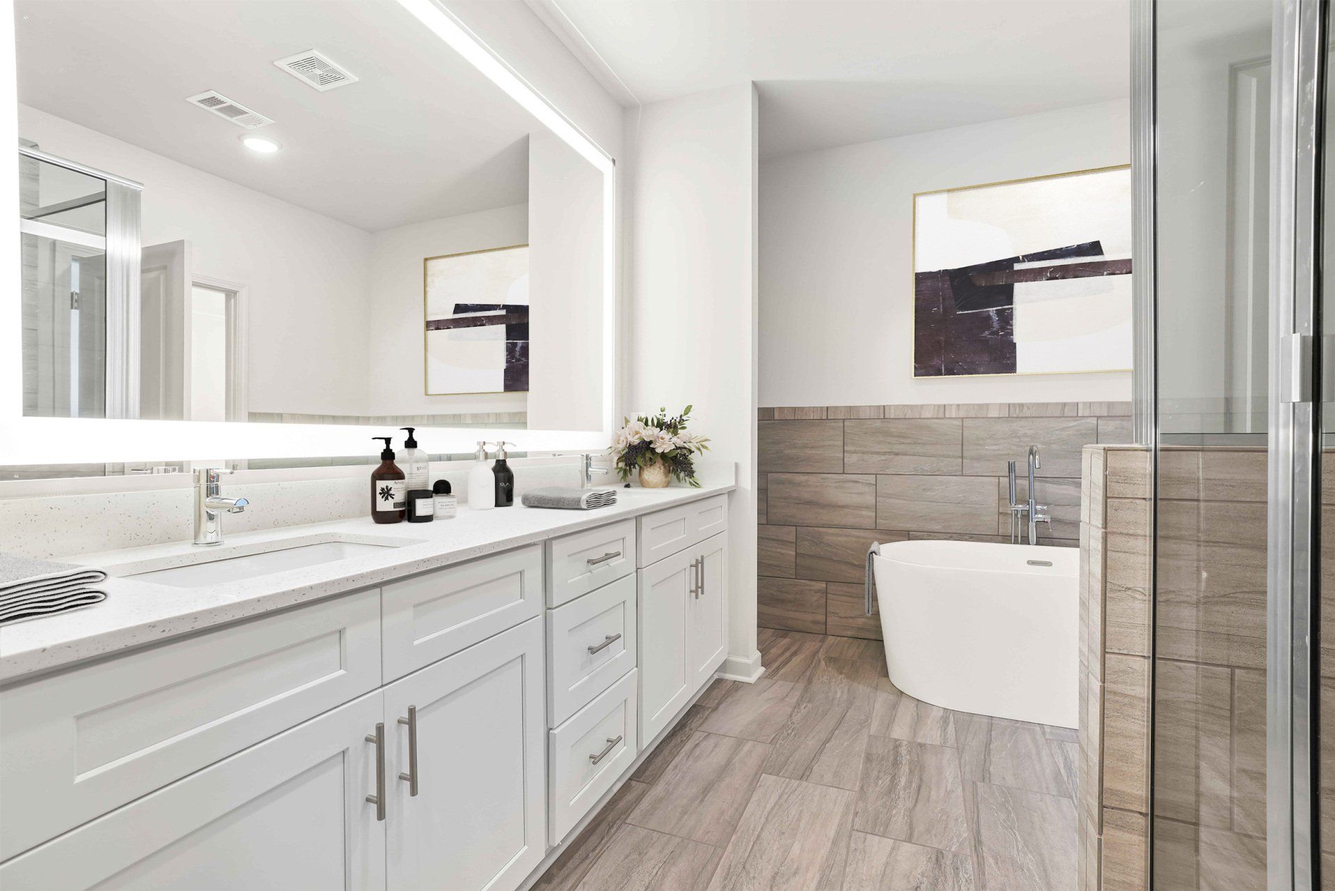 Photograph-Wooland Pointe-Owner's Bath 1