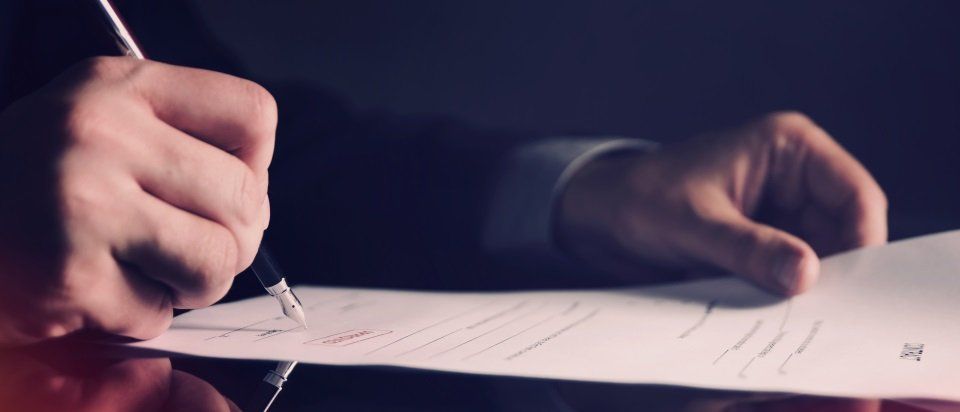 Legale durante la redazione di un documento