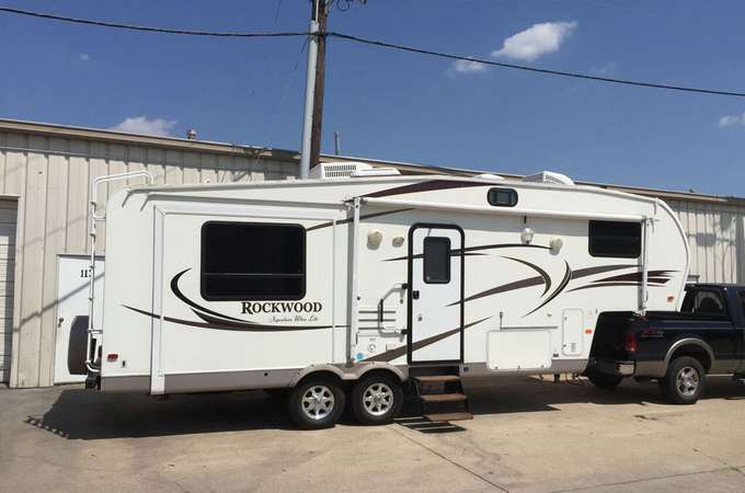 Film Car Shop Window — Film of a Private White Car Shop Window in Lewisville, Texas