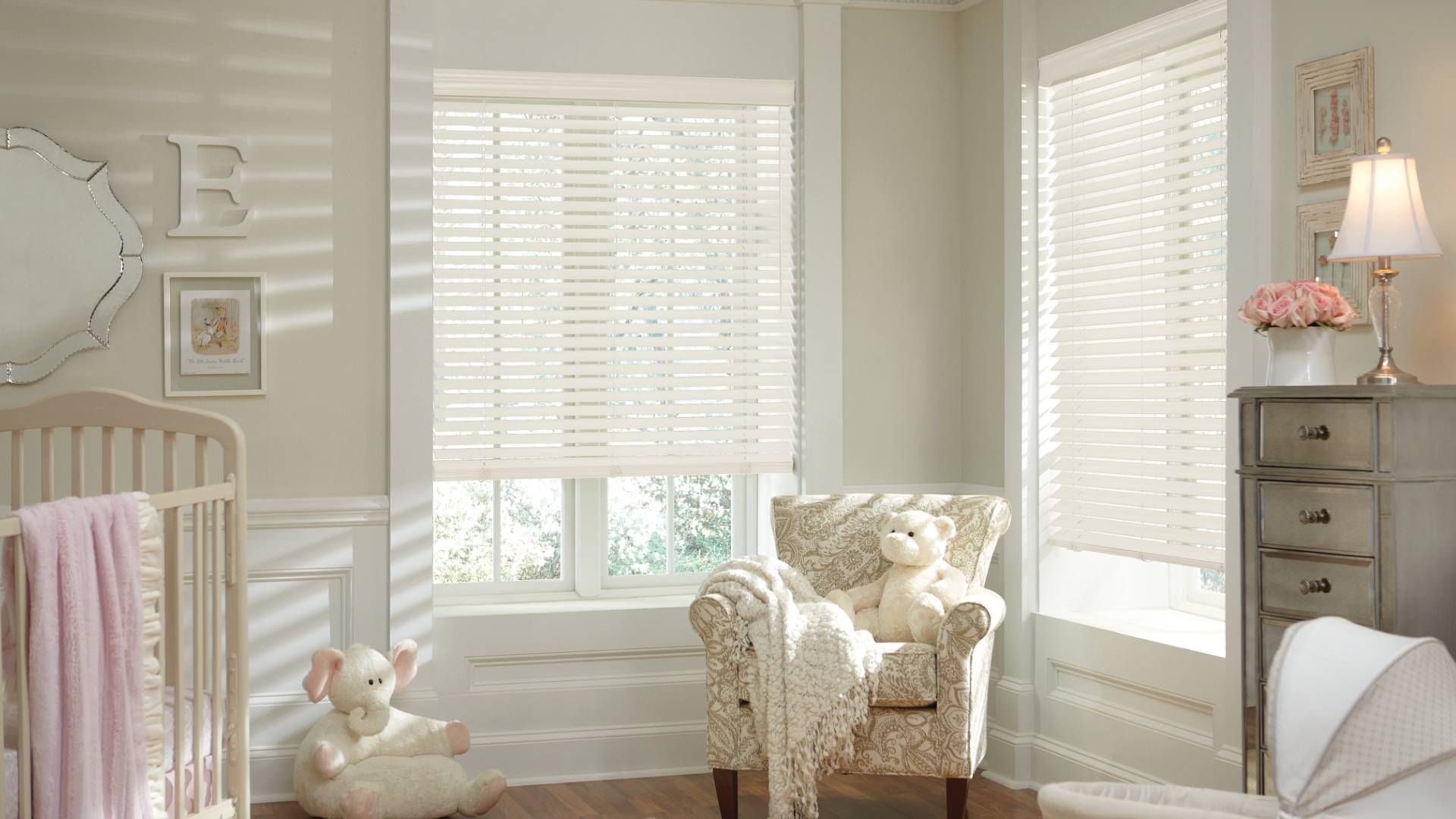 Hunter Douglas Parkland® Wood Blinds near Greenville, South Carolina (SC)