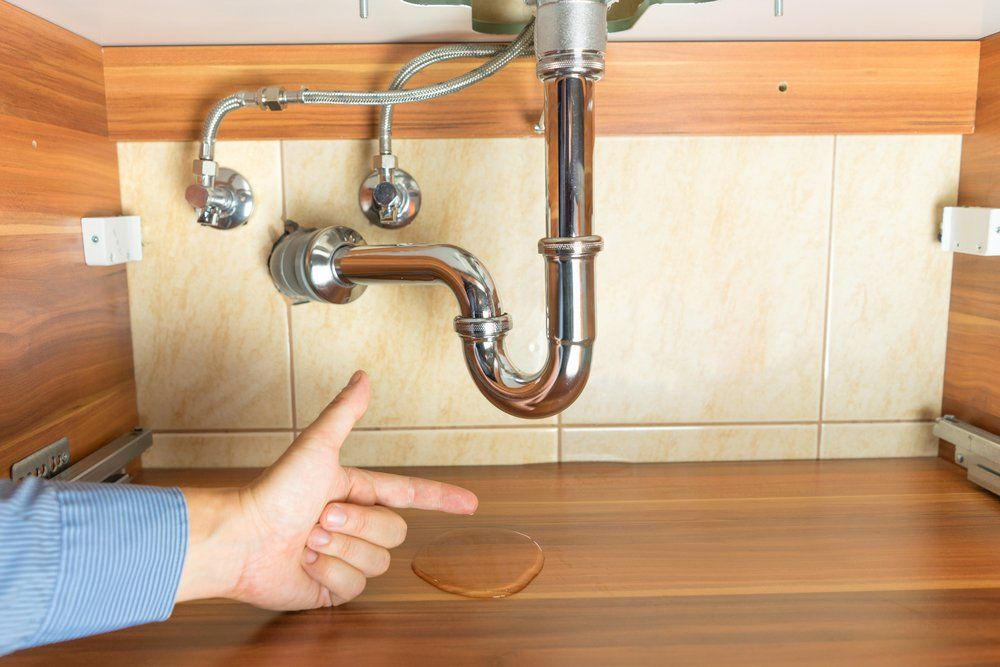 Hire an experienced plumber to successfully repair a leaking pipe - bluefrog Plumbing + Drain Cleaning of Northwest Houston