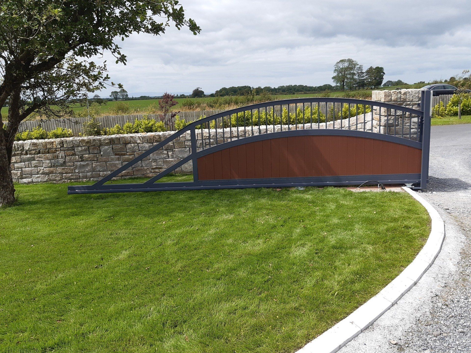 Cantilever Sliding Gate