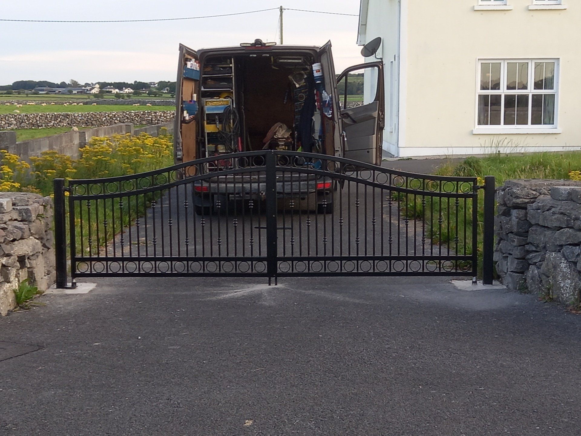 Entrance Gates With Posts