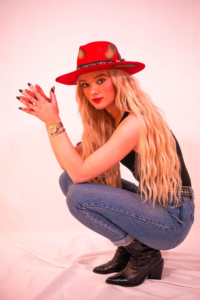 Singer Songwriter Robyn Red