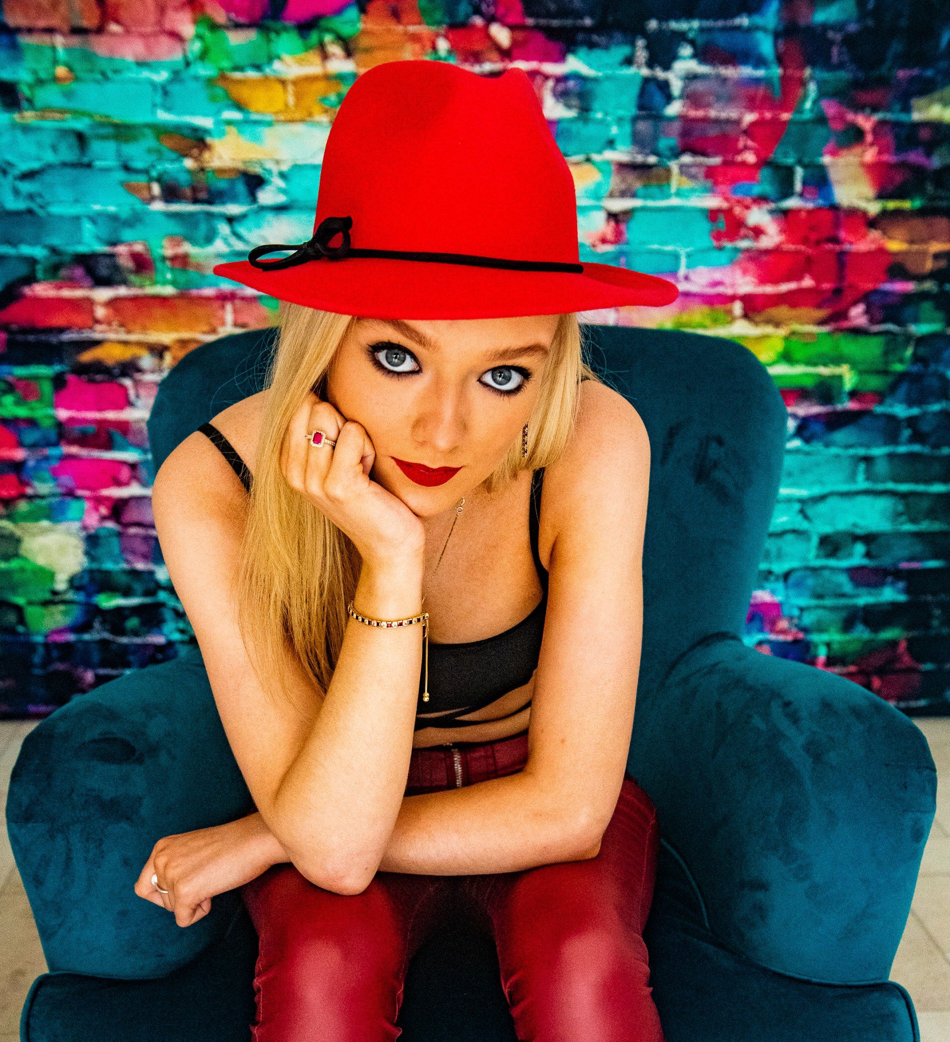 Robyn Red | Singer Songwriter | Listen now