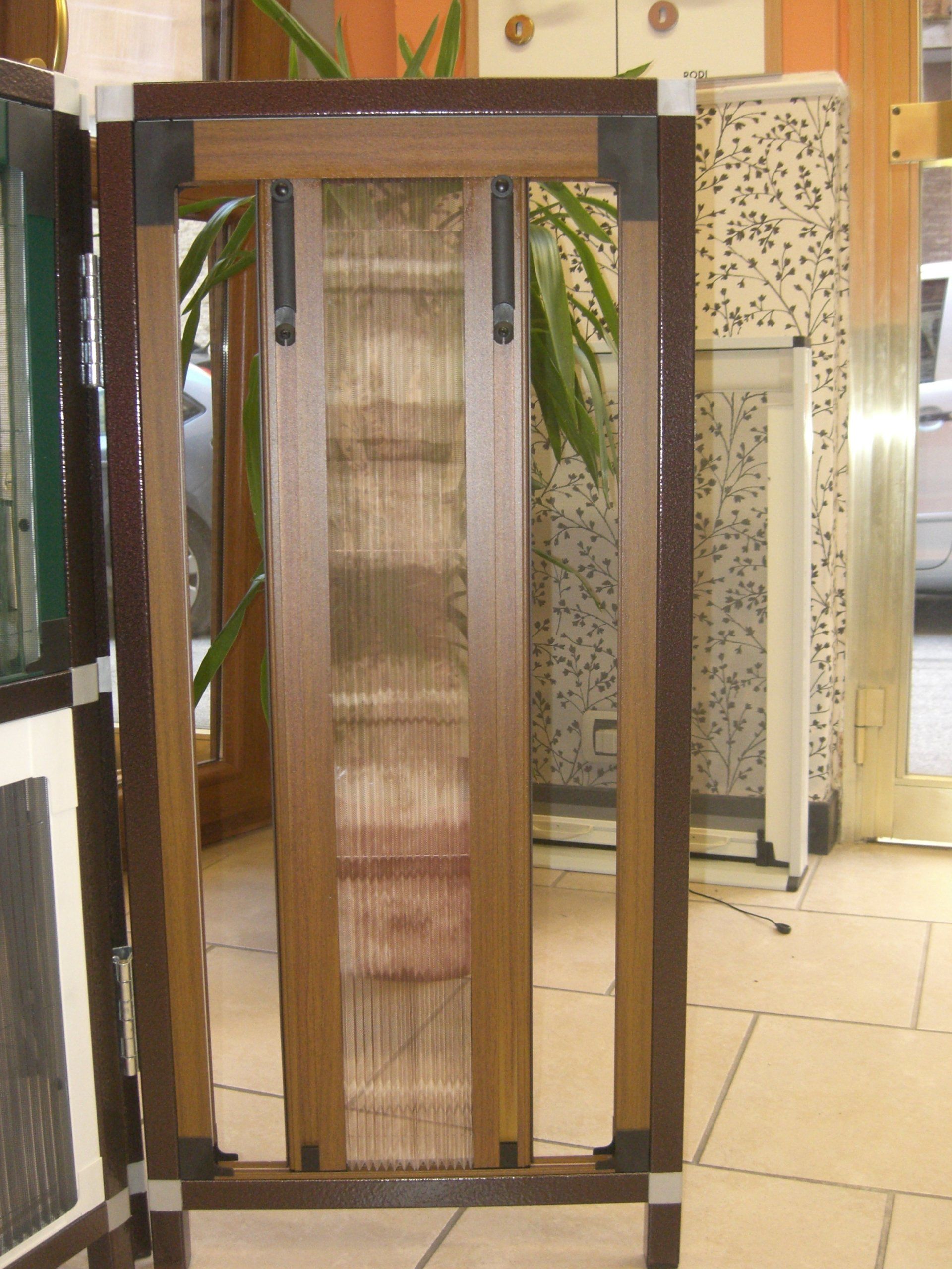 zanzariera con infisso in legno