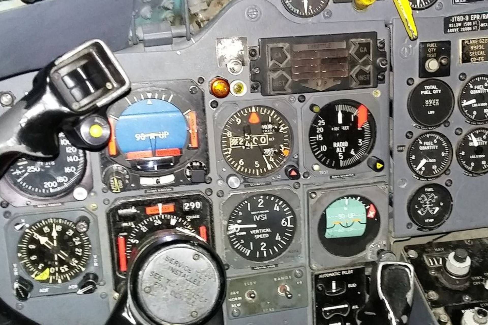 Cockpit analogico aviazione