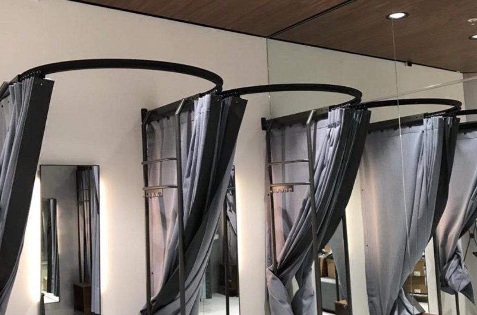 railing for curtains