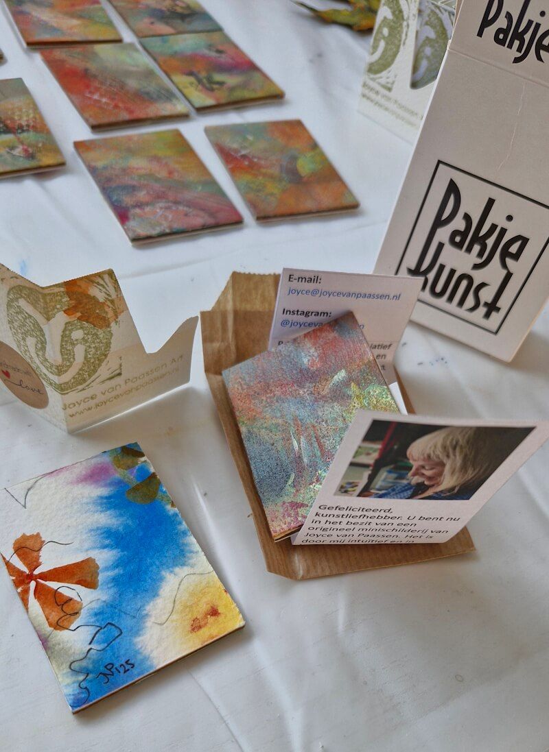 Het resultaat van mijn mini kunstwerkjes voor in de Pakjekunst doosjes